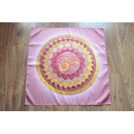 Koronacsakra 1. 70x70 cm-es szatén terítő Koronacsakra 1. 70x70 cm-es szatén terítő