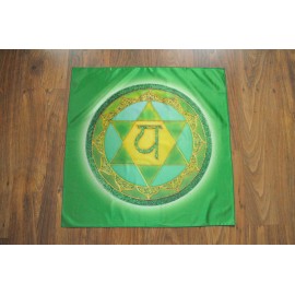 Szív Csakra 1. 70x70 cm-es szatén terítő Szív Csakra 1. 70x70 cm-es szatén terítő