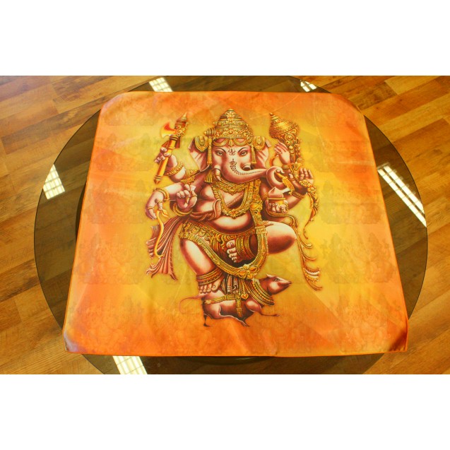 Ganesha - Barna 70x70 cm-es szatén terítő