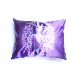 Lila Angyal 35x45 cm-es szatén párnahuzat Lila Angyal 35x45 cm-es szatén párnahuzat